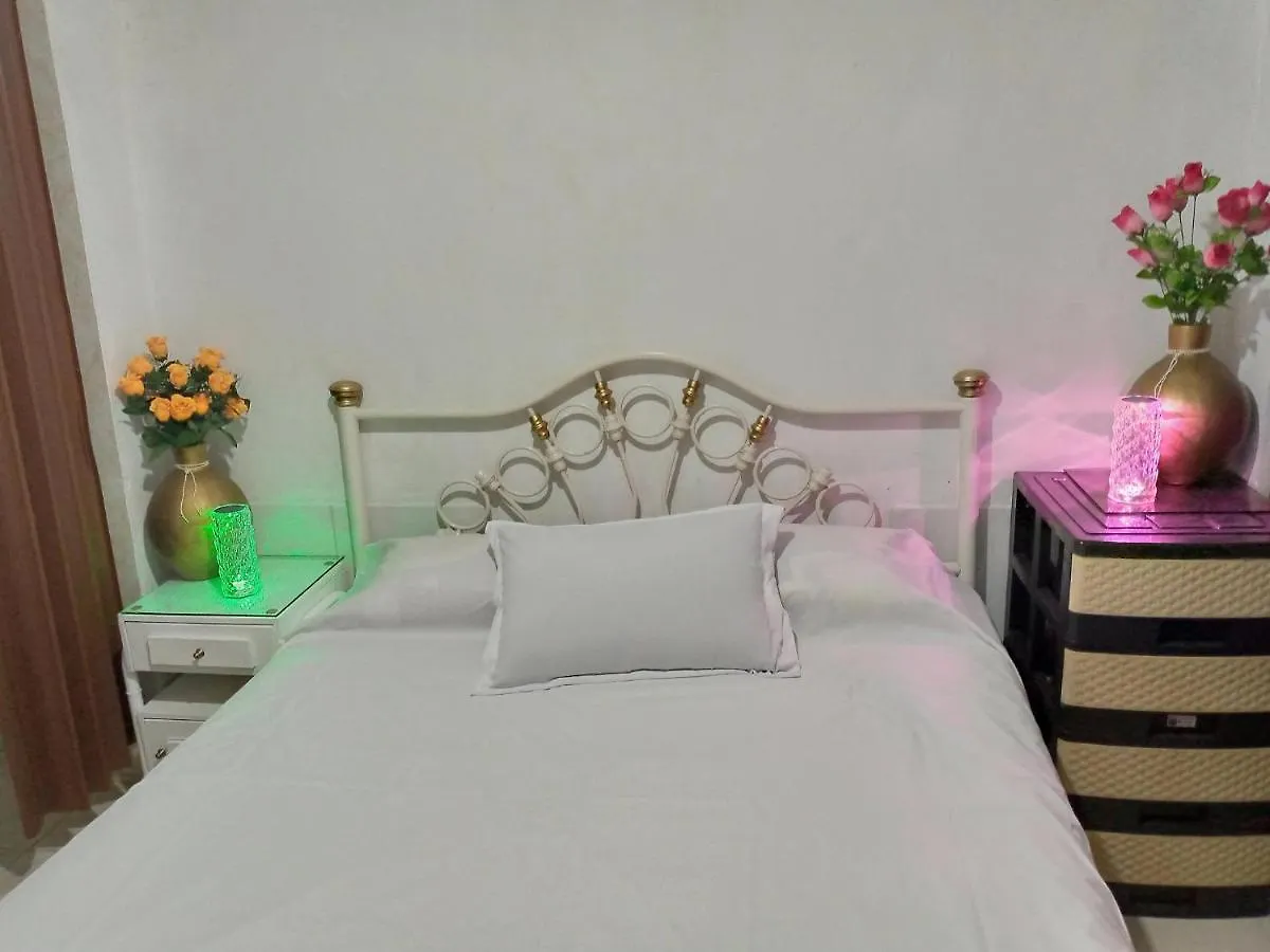 גוויאקיל Acuarela Del Rio H#1 Cerca Terminal Terrestre Habitacion Privada Con Bano 0*,  אקוודור